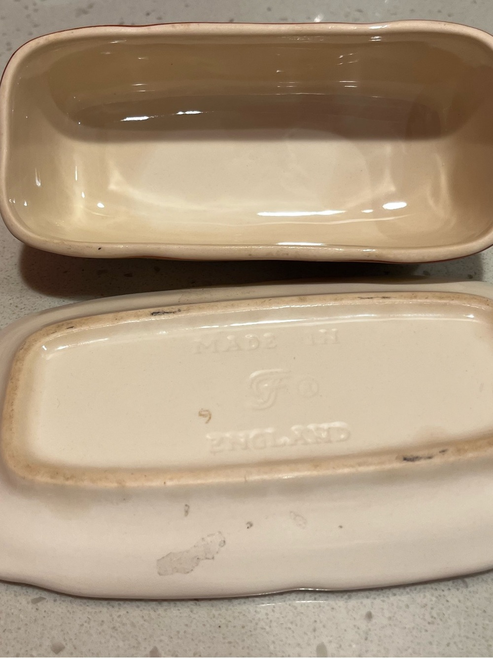 Franciscan Apple theme Covered Butter Dish in Cream with Red - Picture 5 of 6